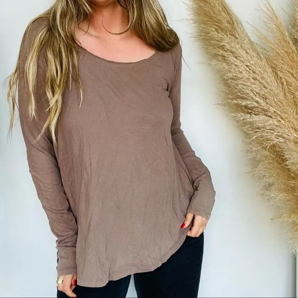 FREE PEOPLE Brown Tan Tulip Open Back Long sleeve Boho Tee Top Shirt Blouse L